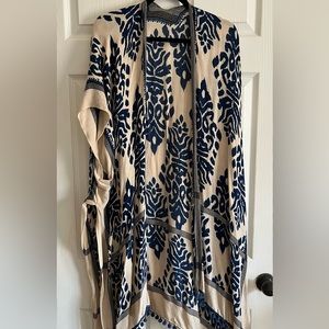 Vici Prowess pompom kimono